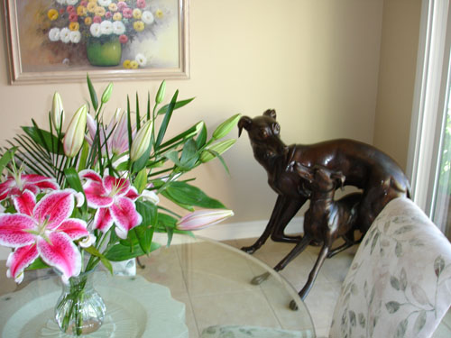 Dinette and bronze dogs